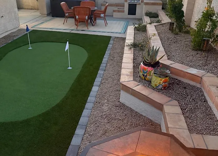 Holiday home Gated With Pool Access, Hot Tub, And Projector *