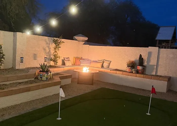 Gated With Pool Access, Hot Tub, And Projector Holiday home *